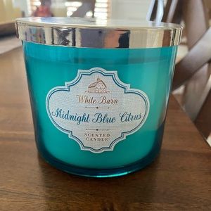 Bath & Body Works 3 wick White Barn candle